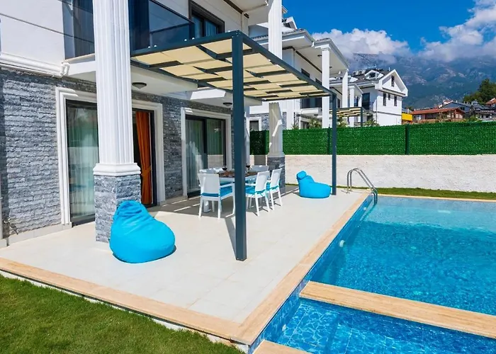 Villa Hisar 1 - 4 Bedroom In Hisaroenue