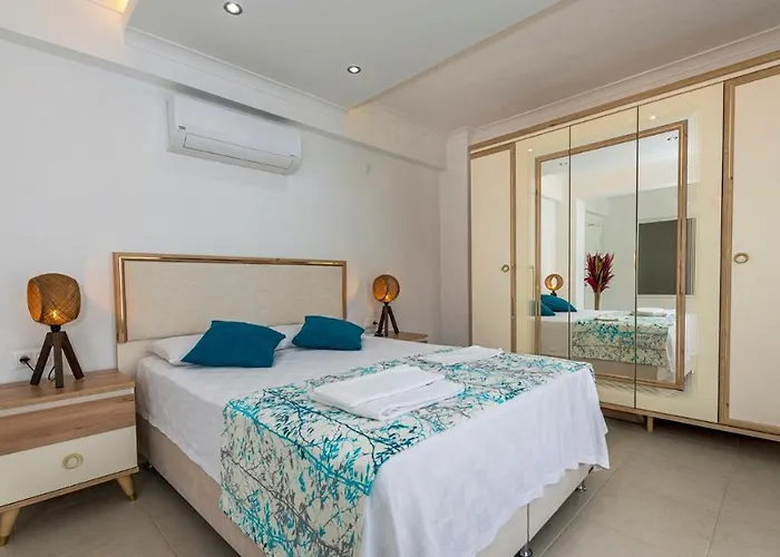 Vila Hisar 1 - 4 Bedroom In Hisaroenue