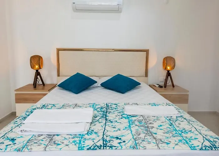 Villa Hisar 1 - 4 Bedroom In Hisaroenue *