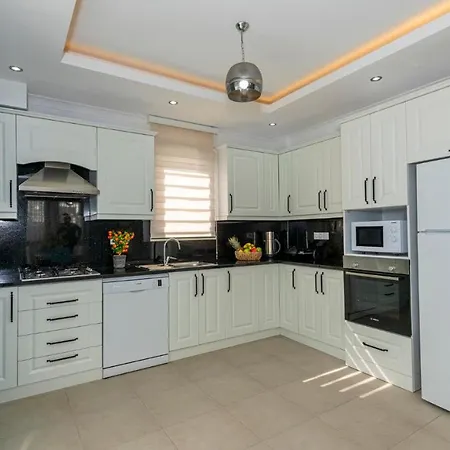 Hisar 1 - 4 Bedroom In Hisaroenue וילה